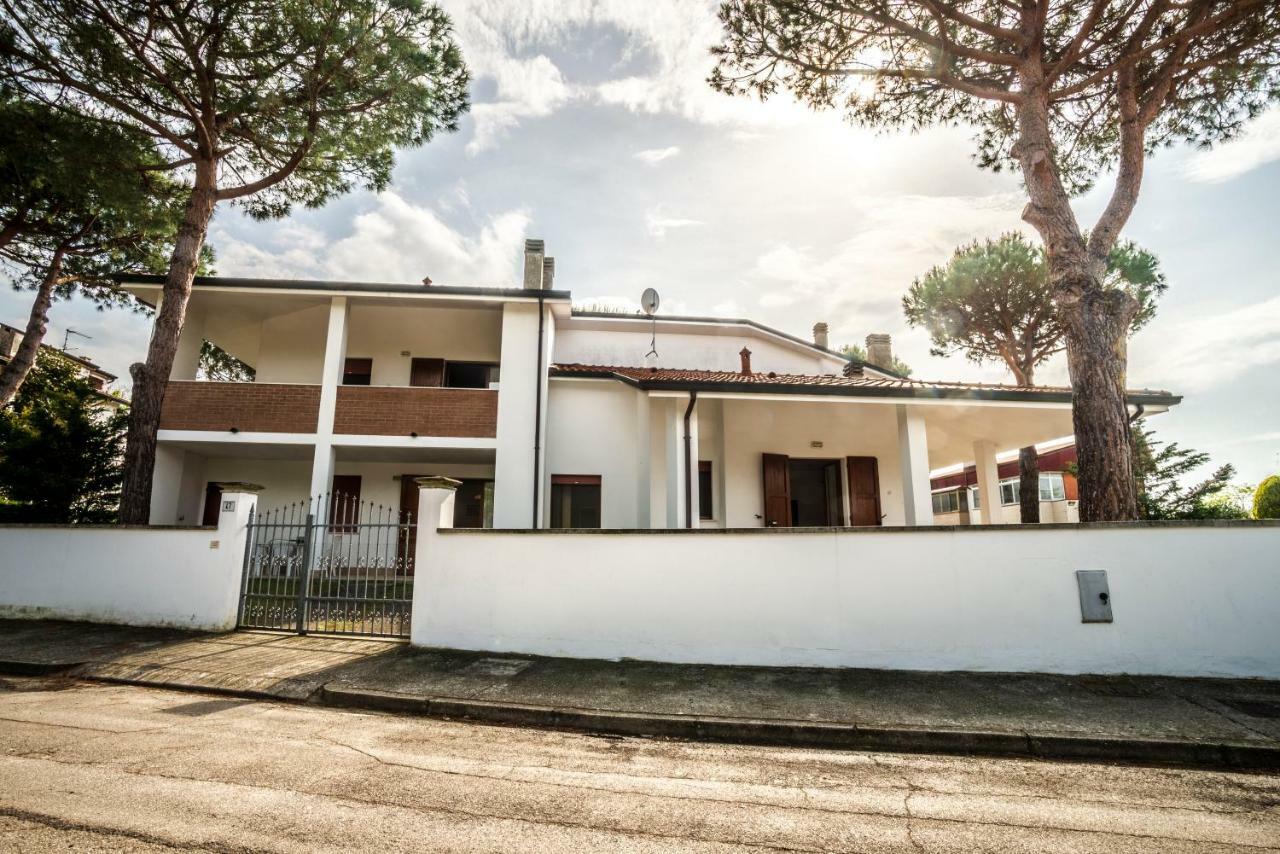 Agenzia Vear - Lido Di Volano Luaran gambar