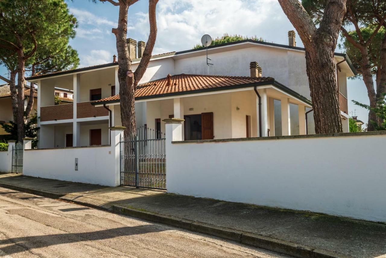 Agenzia Vear - Lido Di Volano Luaran gambar